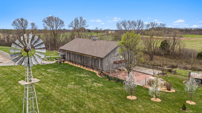 Plus de détails pour 11347 SE State Route DD, Gower, MO - Spécialité à vendre