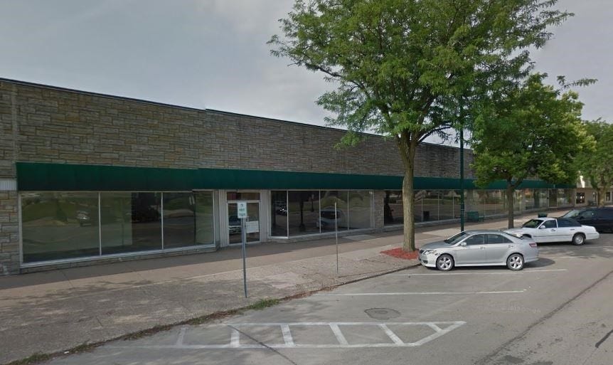 335 S 5th Ave, Clinton, IA for sale - Building Photo - Image 2 of 2