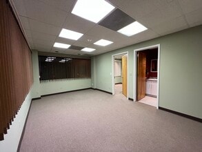 212 State Rt 94, Vernon, NJ for lease Interior Photo- Image 2 of 11