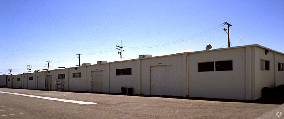 2109 S Wright St, Santa Ana, CA for lease - Building Photo - Image 2 of 8