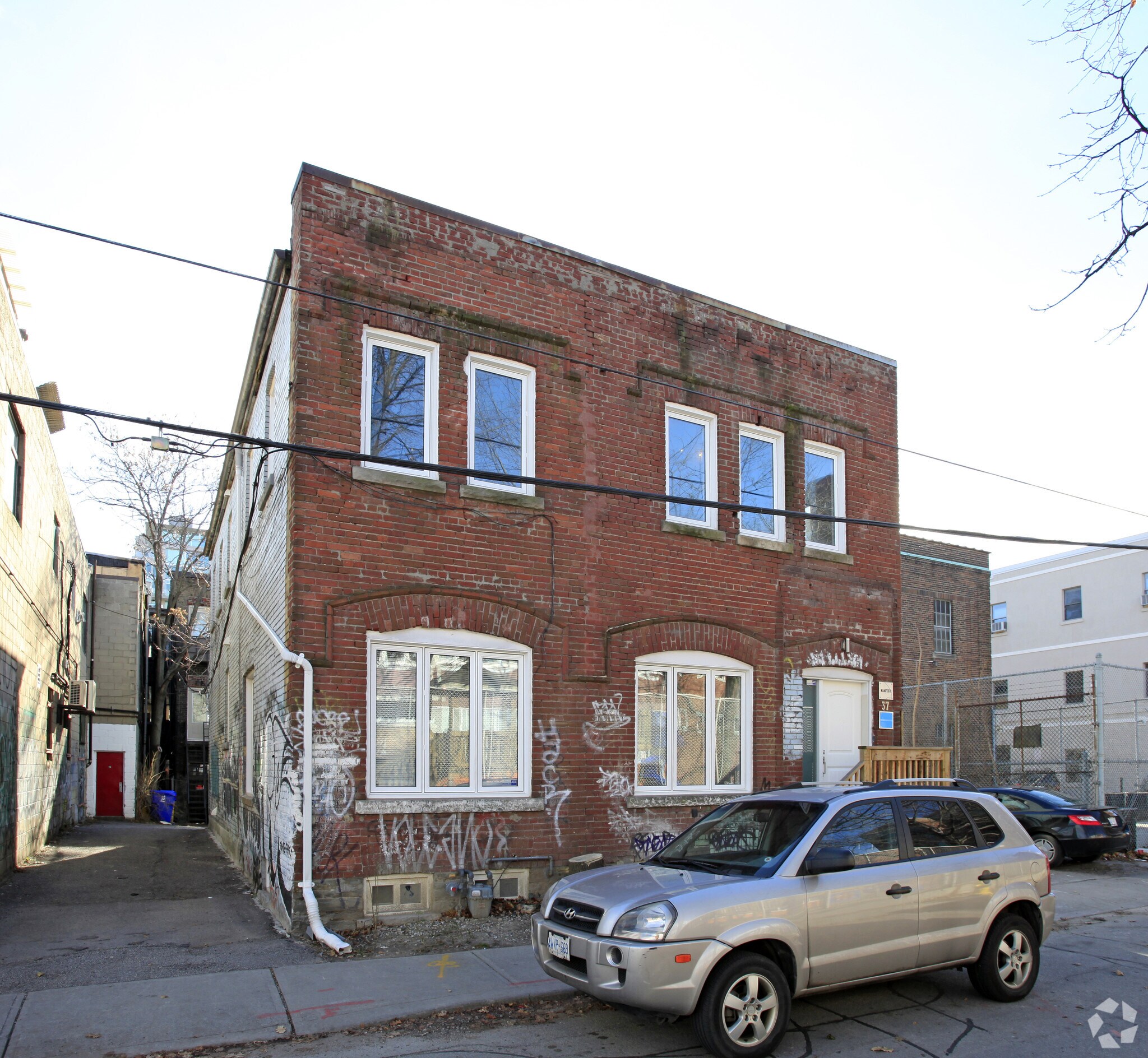 37 Bulwer St, Toronto, ON à vendre Photo principale- Image 1 de 1