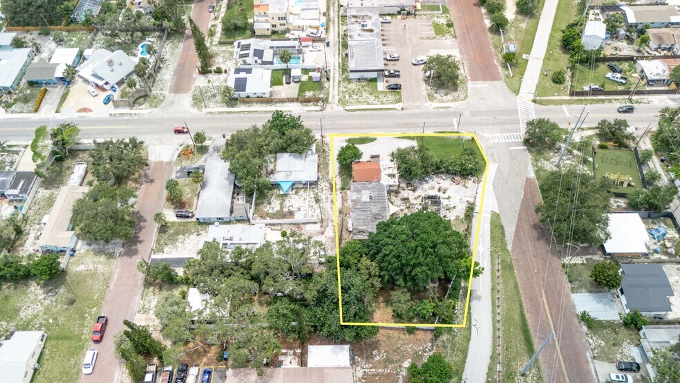 500 64th St S, Saint Petersburg, FL à vendre - Photo du bâtiment - Image 3 de 10