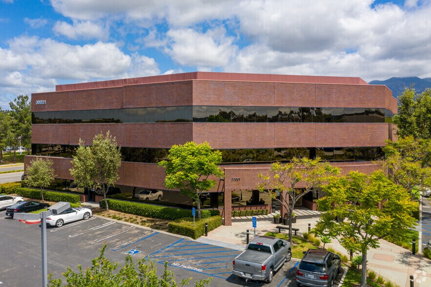 30021 Tomas Rd, Rancho Santa Margarita, CA à louer - Photo du bâtiment - Image 2 de 6