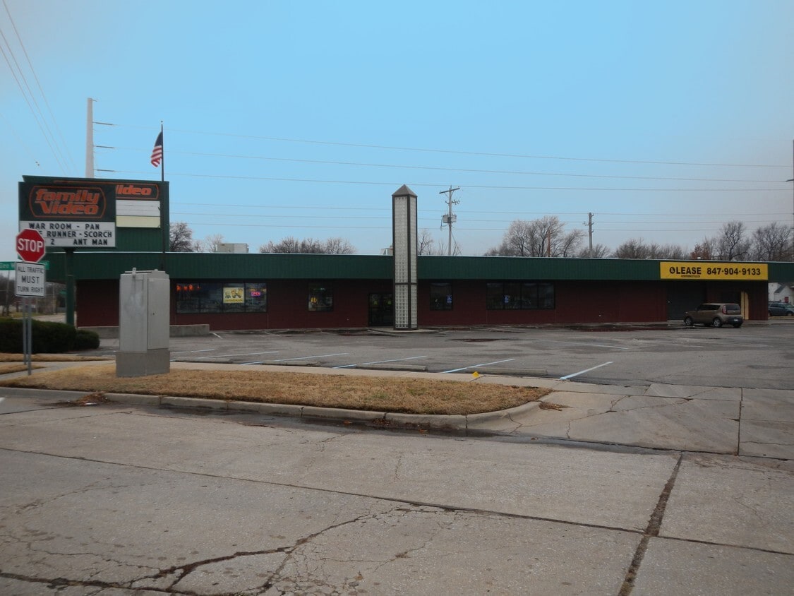 1759 S Hillside St, Wichita, KS for lease Building Photo- Image 1 of 4