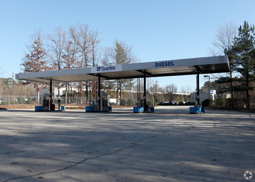 3916 Commerce Park Dr, Raleigh, NC for sale - Building Photo - Image 1 of 3