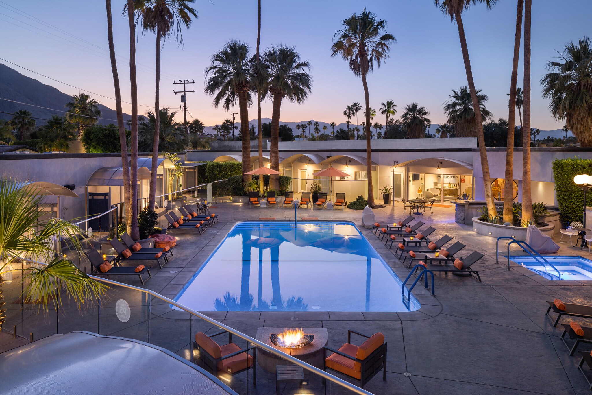 2135 N Palm Canyon Dr, Palm Springs, CA à vendre Photo principale- Image 1 de 28