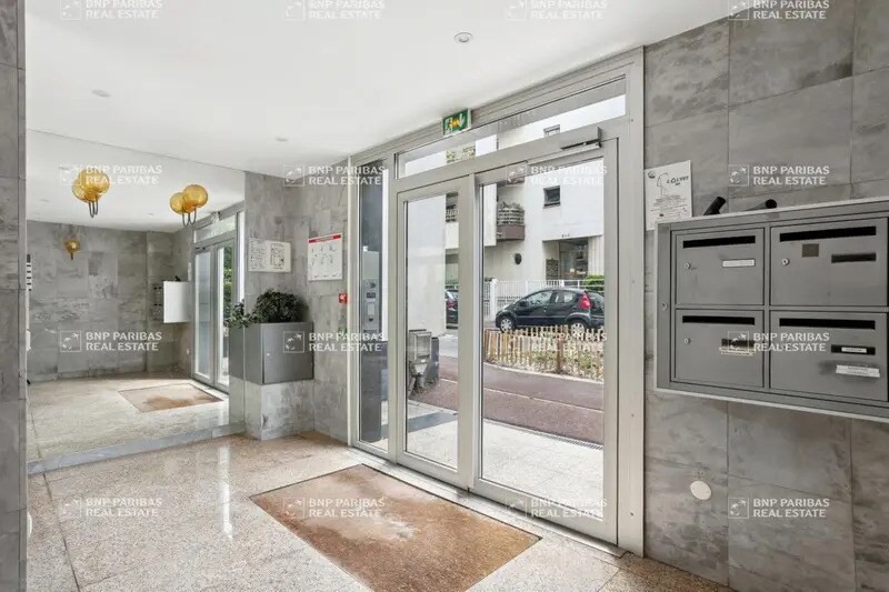 8 Rue Edouard Naud, Issy-les-Moulineaux for lease - Lobby - Image 3 of 25