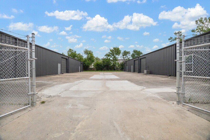 14722 Regnal St, Houston, TX à louer - Photo du bâtiment - Image 2 de 2