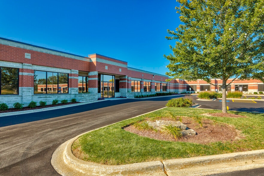 1832 Centre Point Cir, Naperville, IL for lease - Building Photo - Image 1 of 15
