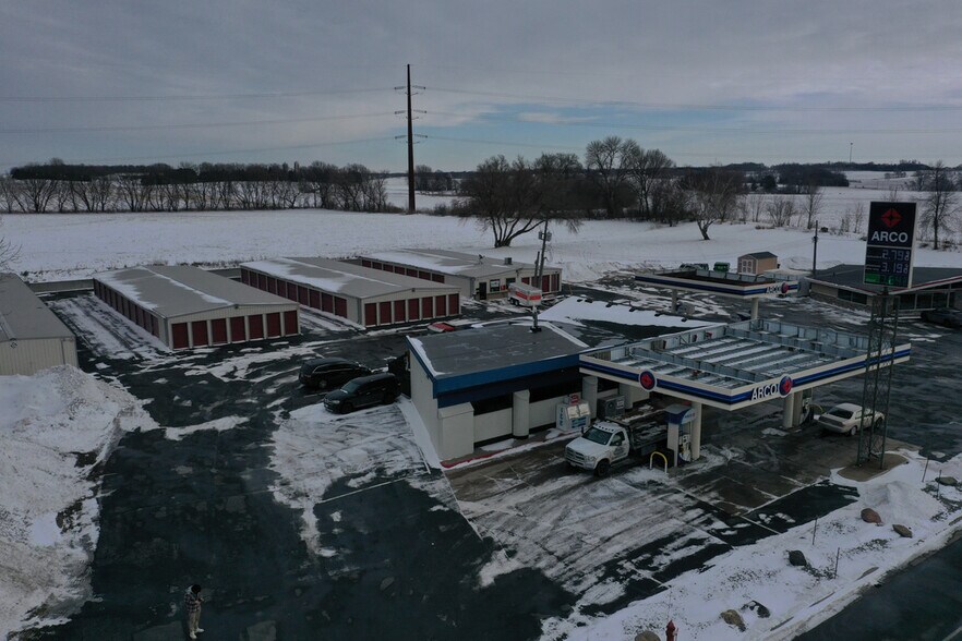 23450 Emery Ave, Hampton, MN à vendre - Photo du bâtiment - Image 2 de 5