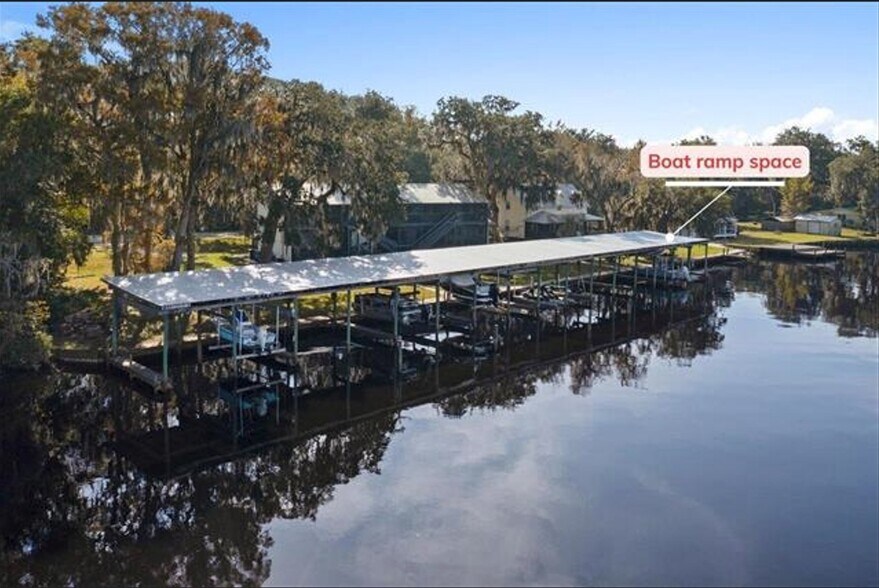 13555 County Road 13 N, Saint Augustine, FL à louer - Photo du bâtiment - Image 2 de 44