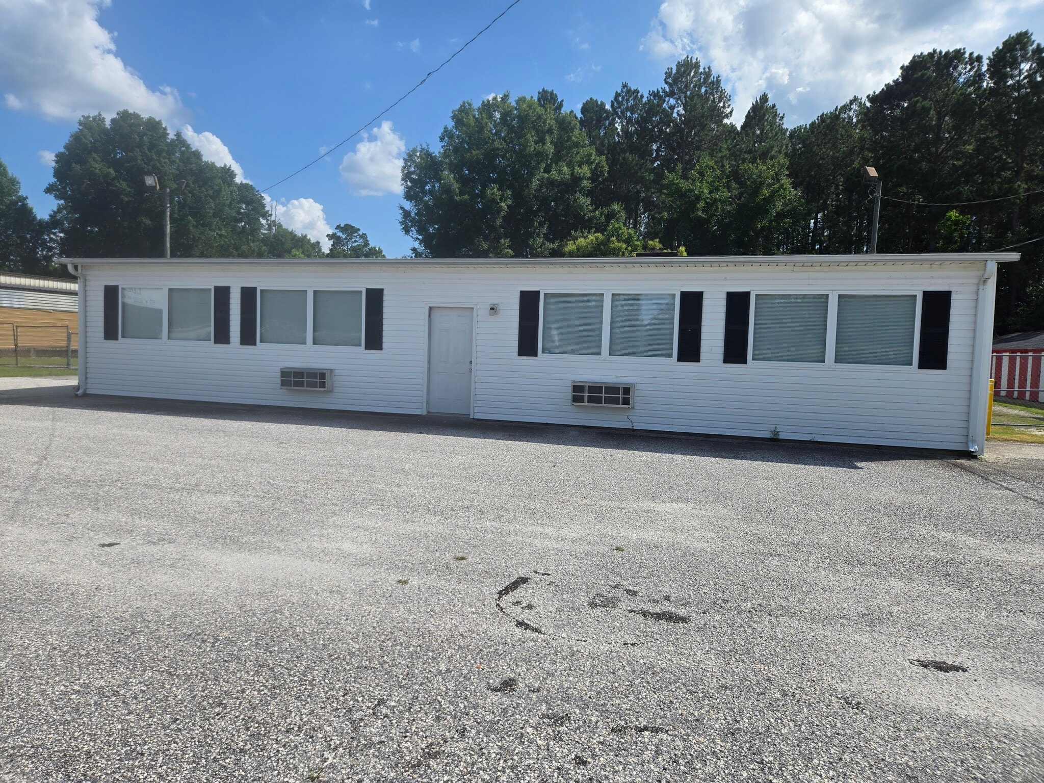 817 W Bobo Newsom Hwy, Hartsville, SC for lease Building Photo- Image 1 of 11