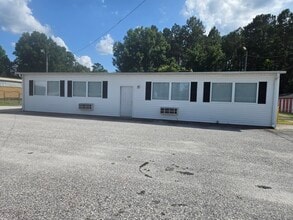 817 W Bobo Newsom Hwy, Hartsville, SC for lease Building Photo- Image 1 of 11