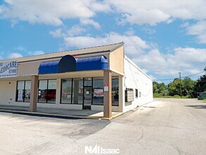 100-196 London Shopping Ctr W, London, KY for lease Interior Photo- Image 1 of 3