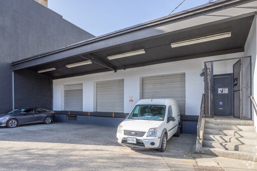 381 Railway St, Vancouver, BC à vendre - Photo du bâtiment - Image 2 de 28