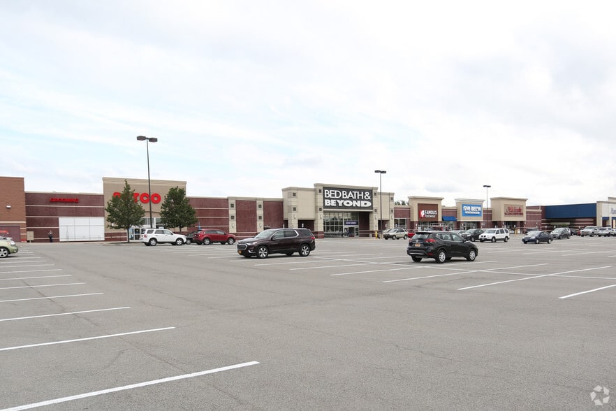 4180-4214 Veterans Memorial Dr, Batavia, NY for lease - Primary Photo - Image 1 of 23