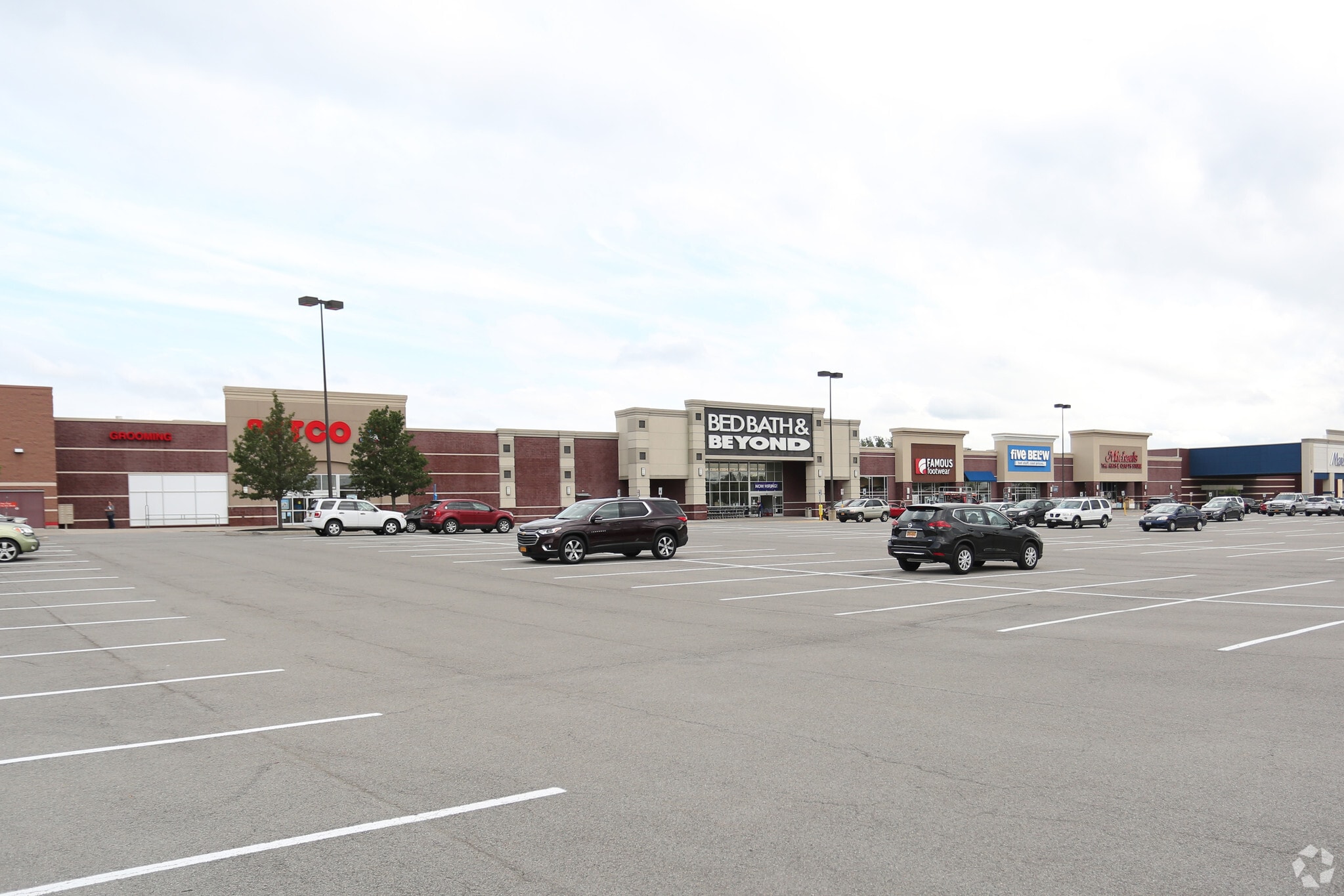 4180-4214 Veterans Memorial Dr, Batavia, NY for lease Primary Photo- Image 1 of 24