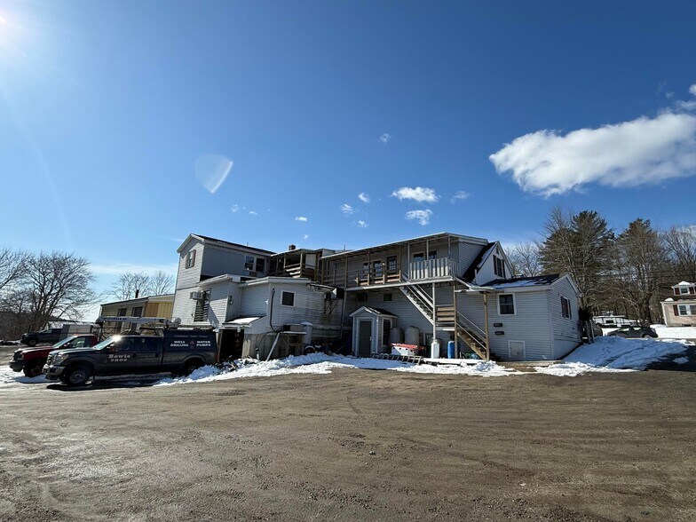 191 Maine Avenue, Farmingdale, ME à vendre - Photo du bâtiment - Image 3 de 13