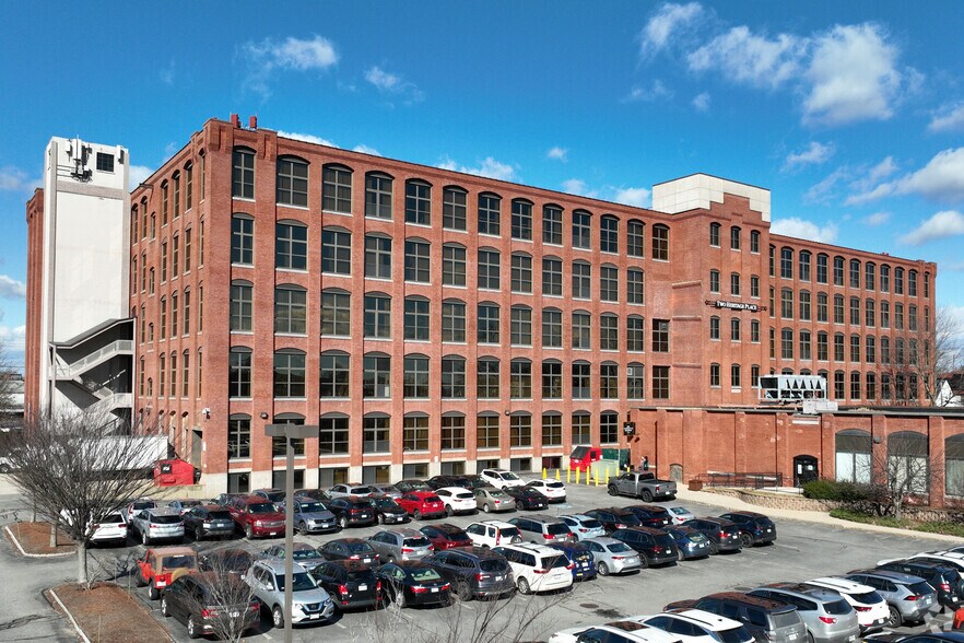 439 S Union St, Lawrence, MA à louer - Photo du bâtiment - Image 1 de 4