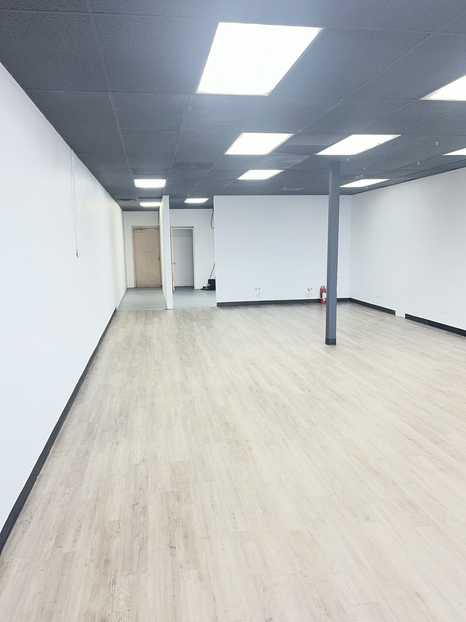 2250-2284 S Chambers Rd, Aurora, CO for lease Interior Photo- Image 1 of 2