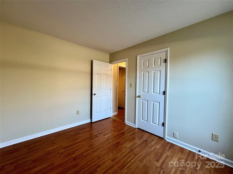 1 Wesley Branch Rd, Asheville, NC for sale - Building Photo - Image 3 of 5