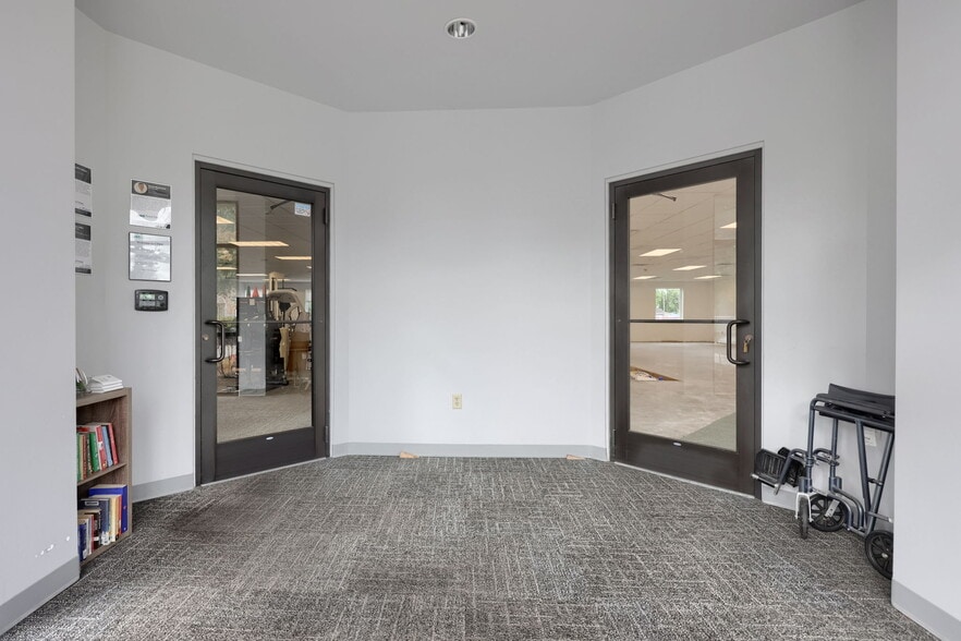 84 Doe Run Rd, Manheim, PA à louer - Photo du bâtiment - Image 3 de 30