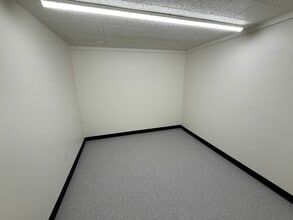 21410-21420 Chase St, Canoga Park, CA for lease Interior Photo- Image 1 of 4