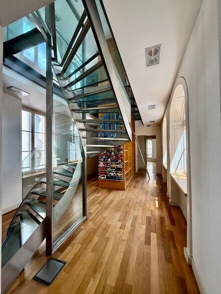 Office in Lyon for sale - Interior Photo - Image 1 of 21