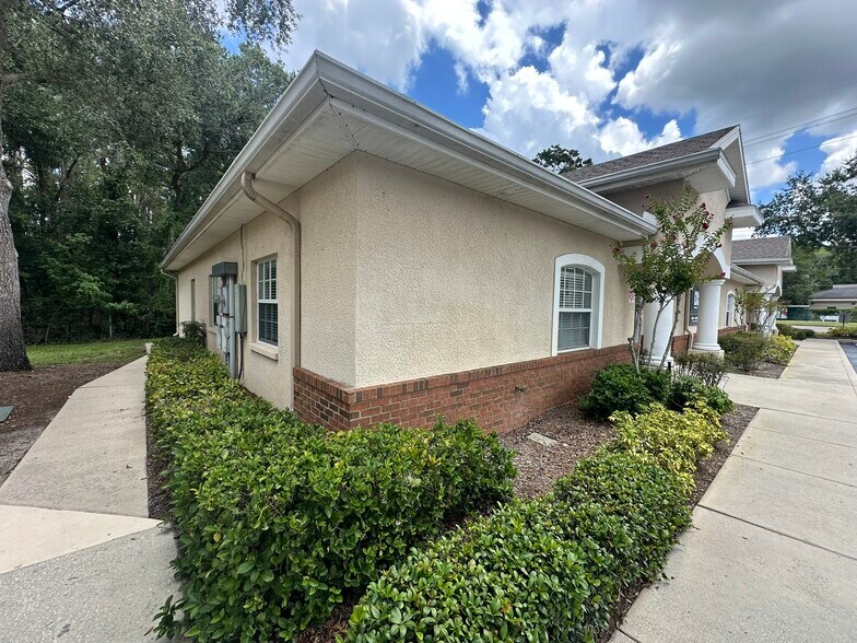10960 Sheldon Rd, Tampa, FL à vendre - Photo du bâtiment - Image 3 de 16