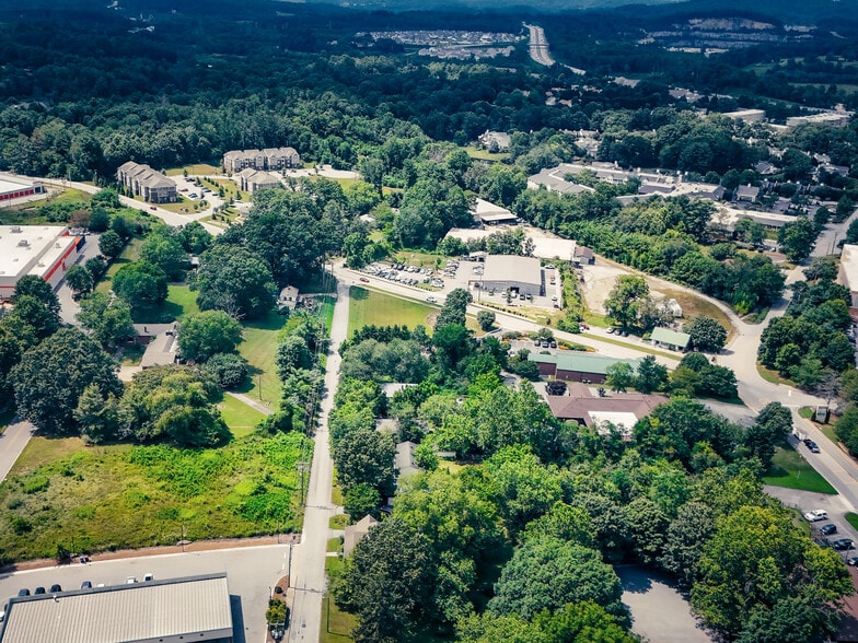 99999 Signal Hill Road, Hendersonville, NC for sale - Building Photo - Image 2 of 6