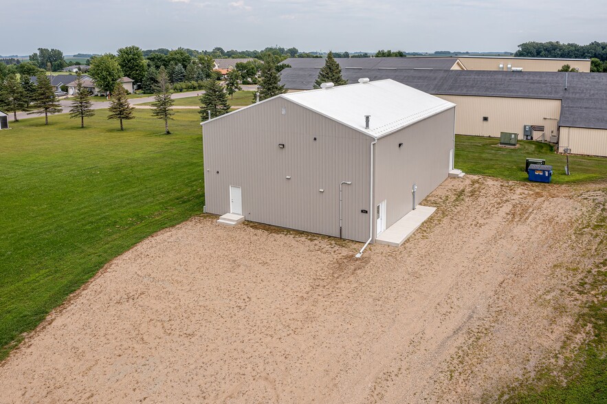 541 8th E st, Hector, MN for sale - Building Photo - Image 2 of 25