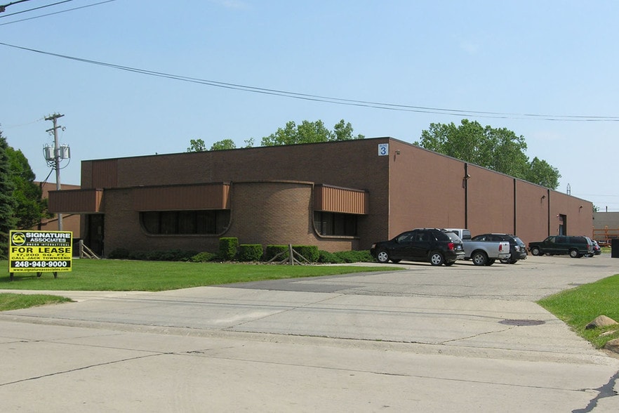 35687 Industrial Rd, Livonia, MI for lease - Building Photo - Image 1 of 7