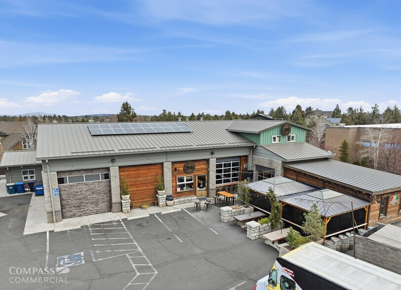 63063 Layton Ave, Bend, OR à vendre - Photo du bâtiment - Image 1 de 31