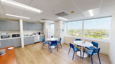 210 N University Dr, Coral Springs, FL à louer Photo intérieure- Image 1 de 5