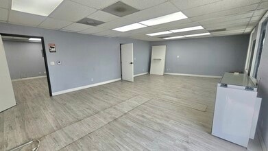 4730-4740 Eagle Rock Blvd, Los Angeles, CA for lease Interior Photo- Image 1 of 6