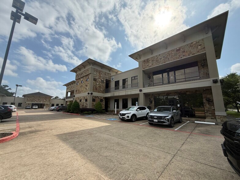 10355 Centrepark Dr, Houston, TX à louer - Photo du bâtiment - Image 2 de 4