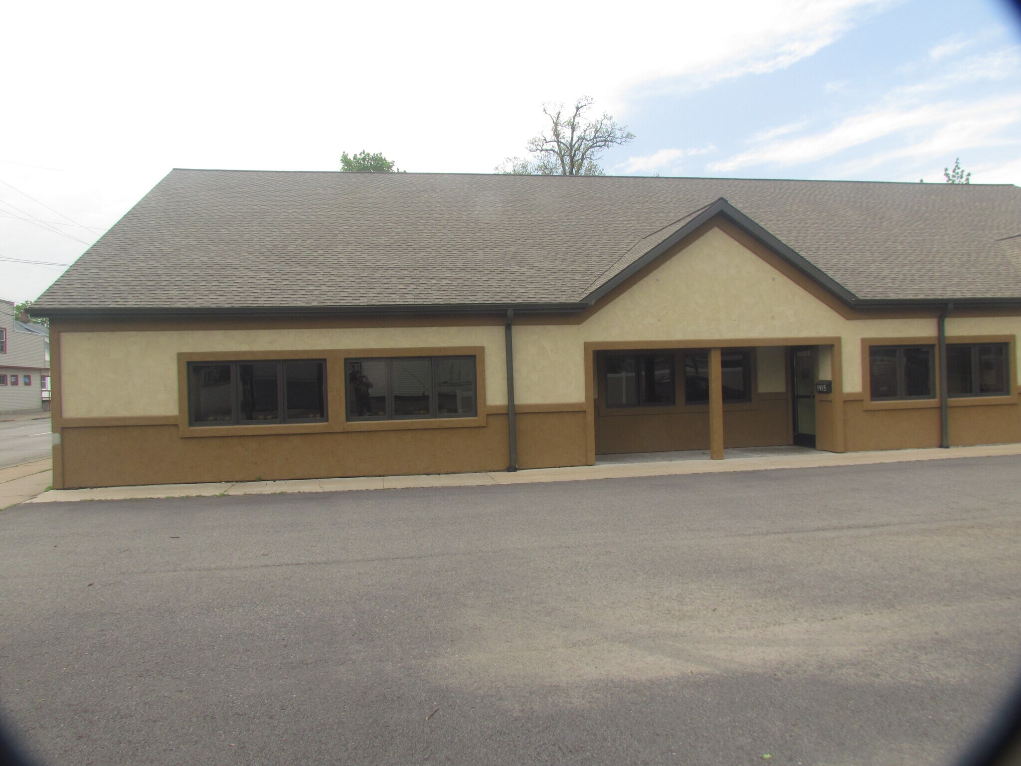 1915 N 6th St, Wausau, WI for lease Primary Photo- Image 1 of 6
