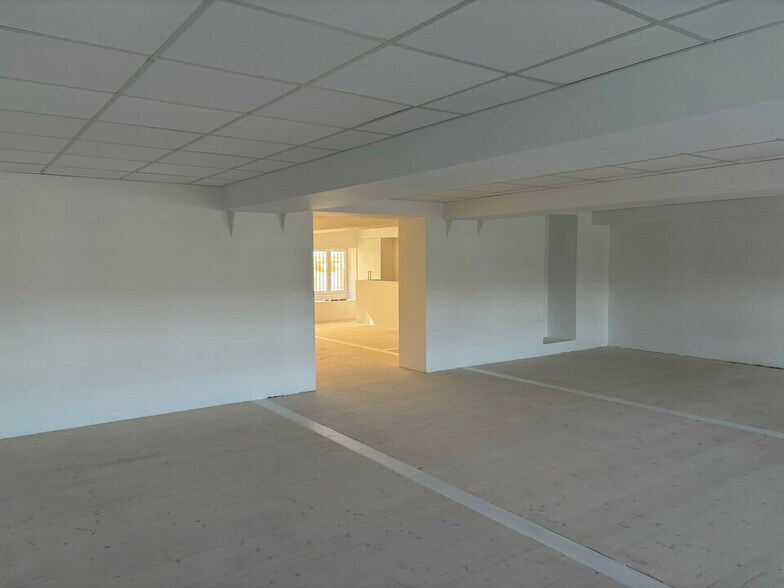 38 Cours D'Herbouville, Lyon for sale - Interior Photo - Image 3 of 8