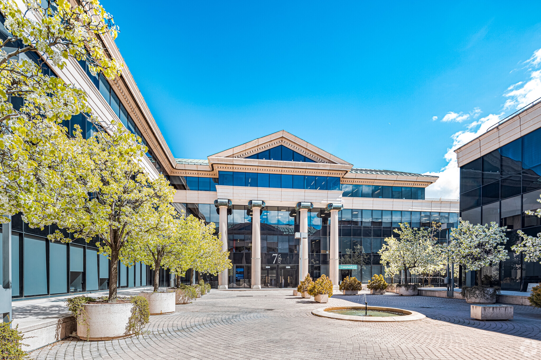 Vía Dos Castillas, 33, Pozuelo de Alarcón, Madrid à louer Photo principale- Image 1 de 2