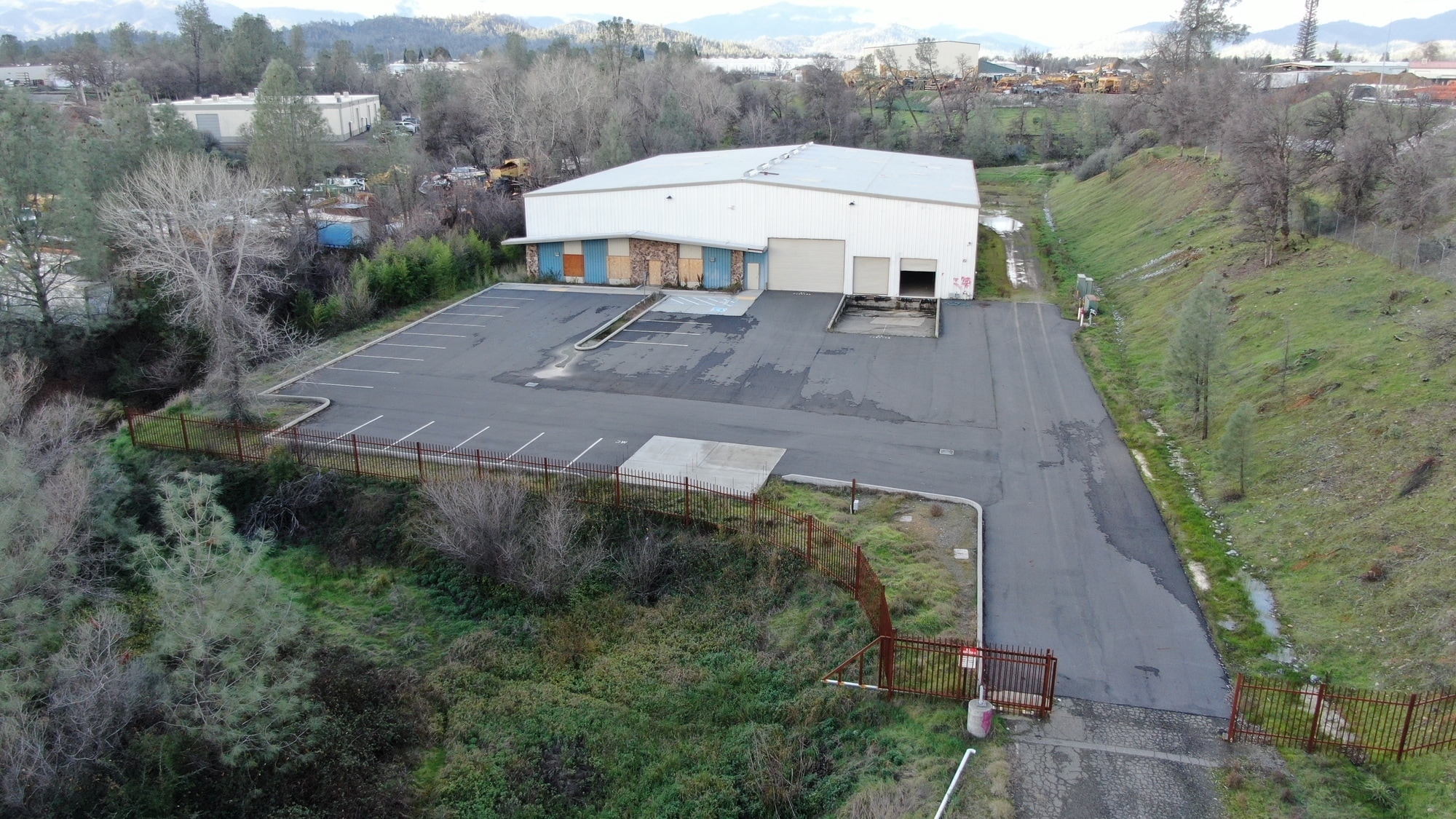 4948 Caterpillar Rd, Redding, CA for sale Primary Photo- Image 1 of 17