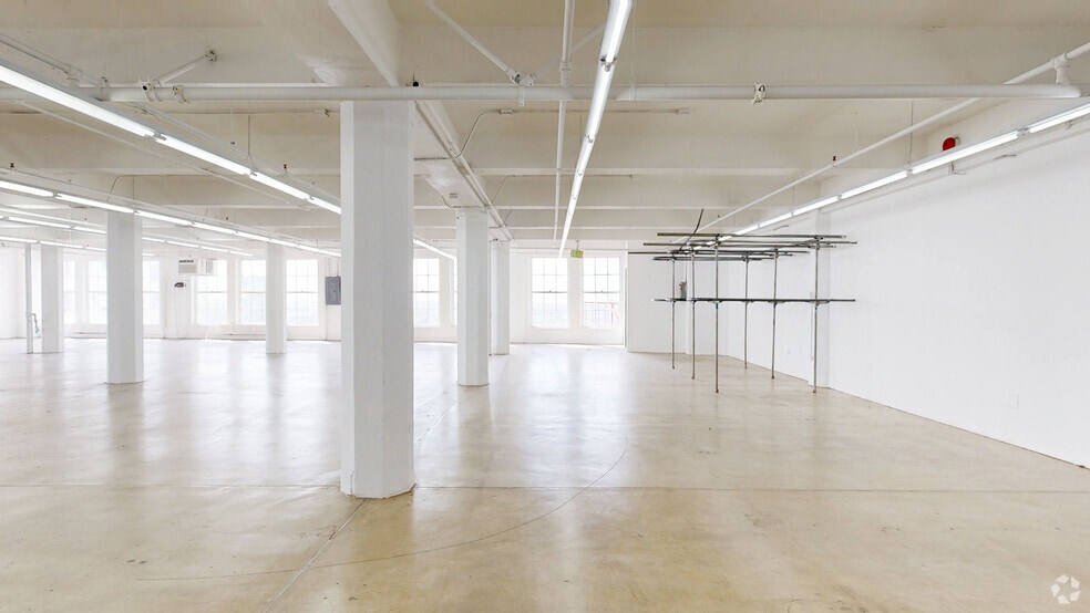 122 E 7th St, Los Angeles, CA for lease - Matterport 3D Scan - Image 2 of 16