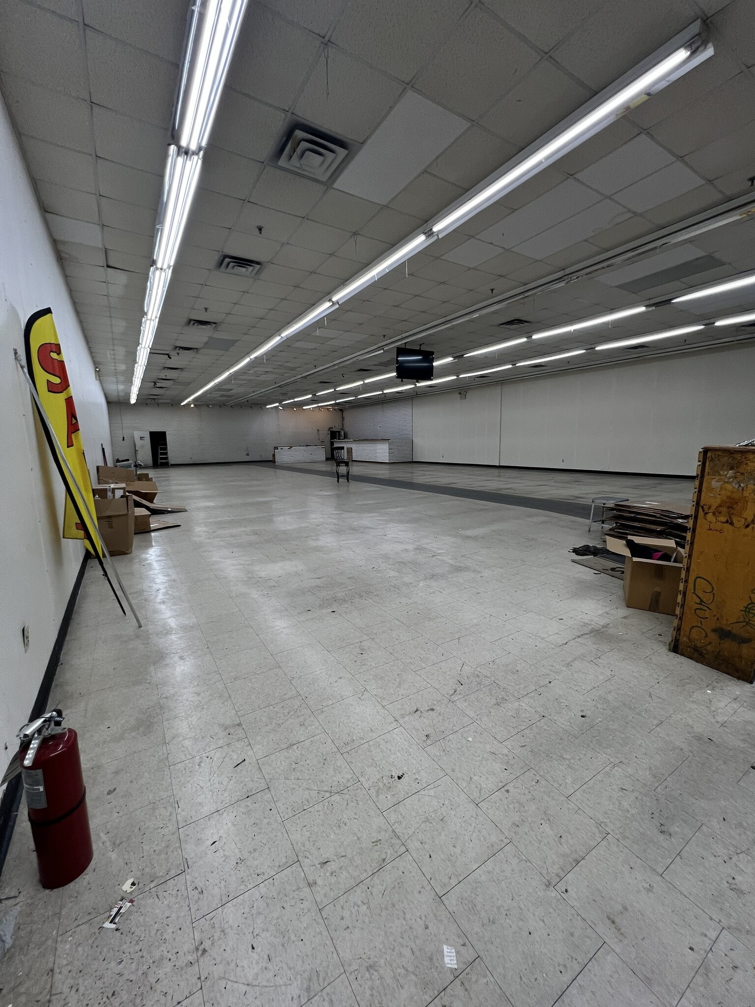 59 Belmont Ave, Brooklyn, NY for lease Interior Photo- Image 1 of 1