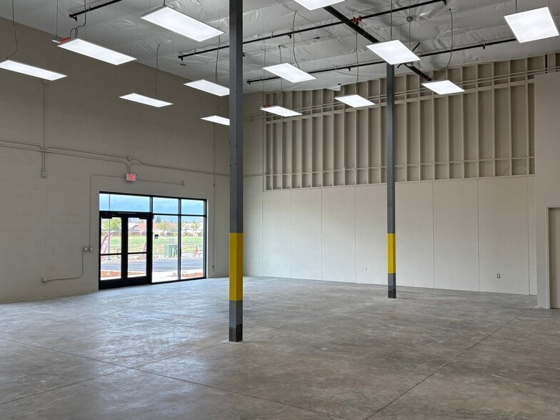 11060 Mather blvd, Rancho Cordova, CA for lease - Interior Photo - Image 3 of 6
