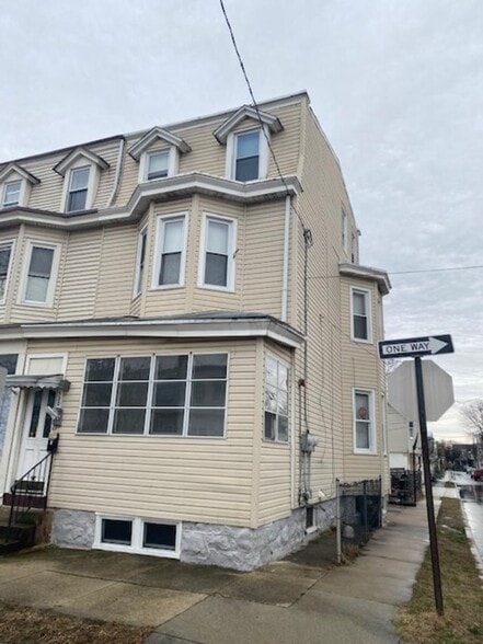 500 Mercer St, Gloucester City, NJ for sale - Building Photo - Image 2 of 5