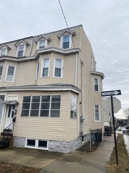 500 Mercer St, Gloucester City, NJ à vendre - Photo du bâtiment - Image 2 de 5