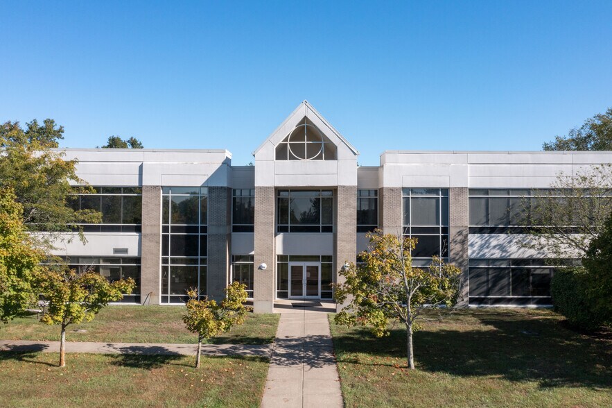 1525 Bull Lea Rd, Lexington, KY à louer - Photo du bâtiment - Image 1 de 16