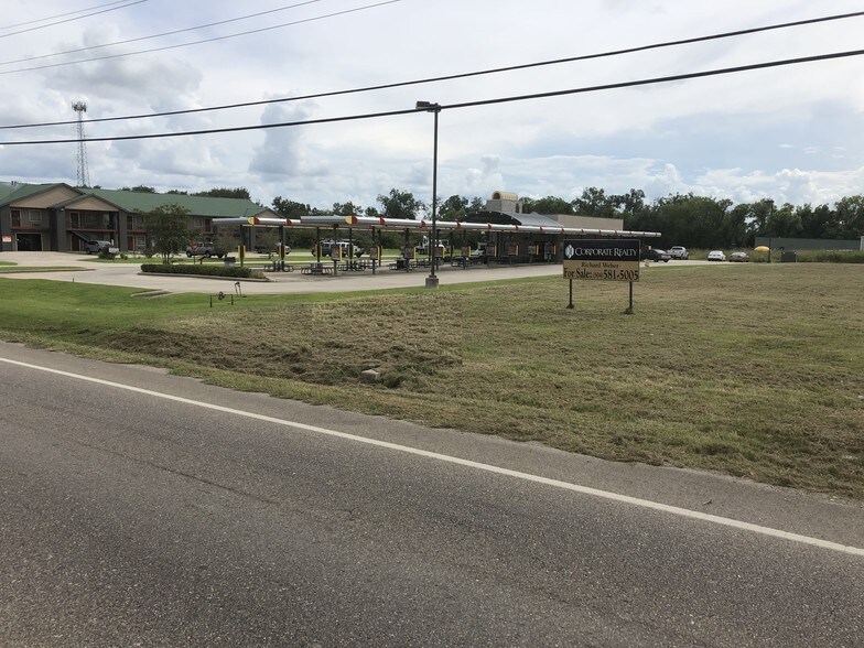 925 Hospital Rd, New Roads, LA à vendre - Photo du bâtiment - Image 1 de 4