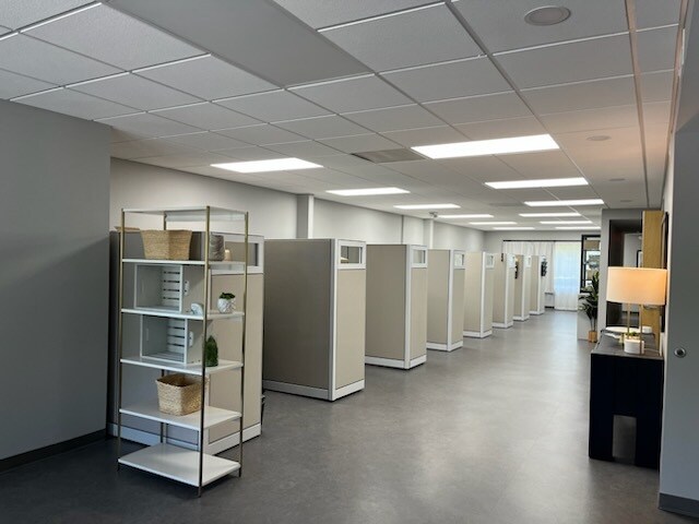 2 Walden Ridge Dr, Asheville, NC à louer - Photo intérieure - Image 3 de 13