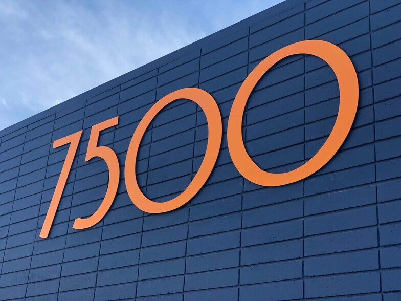 7500 14th Ave, Sacramento, CA à louer - Photo du bâtiment - Image 2 de 3