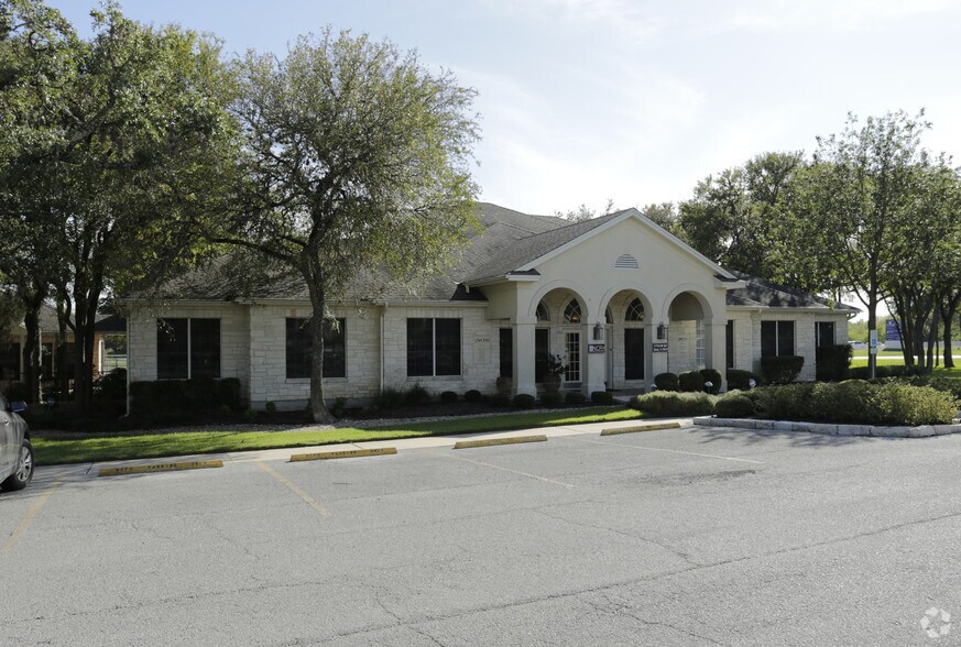 1770 FM 967, Buda, TX à louer - Photo du bâtiment - Image 2 de 18